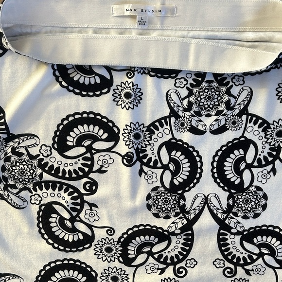 Max Studio floral Skirt - Picture 3 of 3